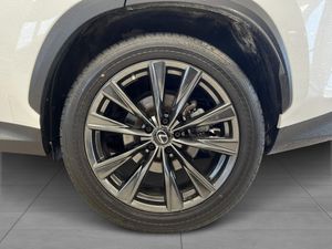 Lexus NX bild 18