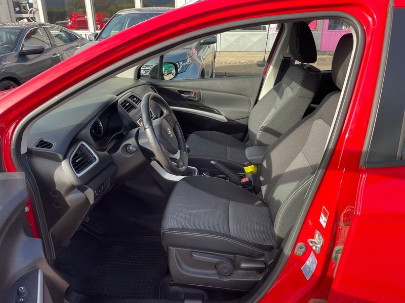Suzuki S-CROSS bild 8