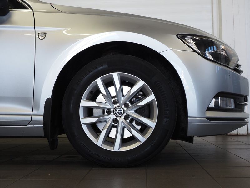 Volkswagen Passat bild 8