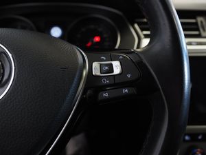 Volkswagen Passat bild 20
