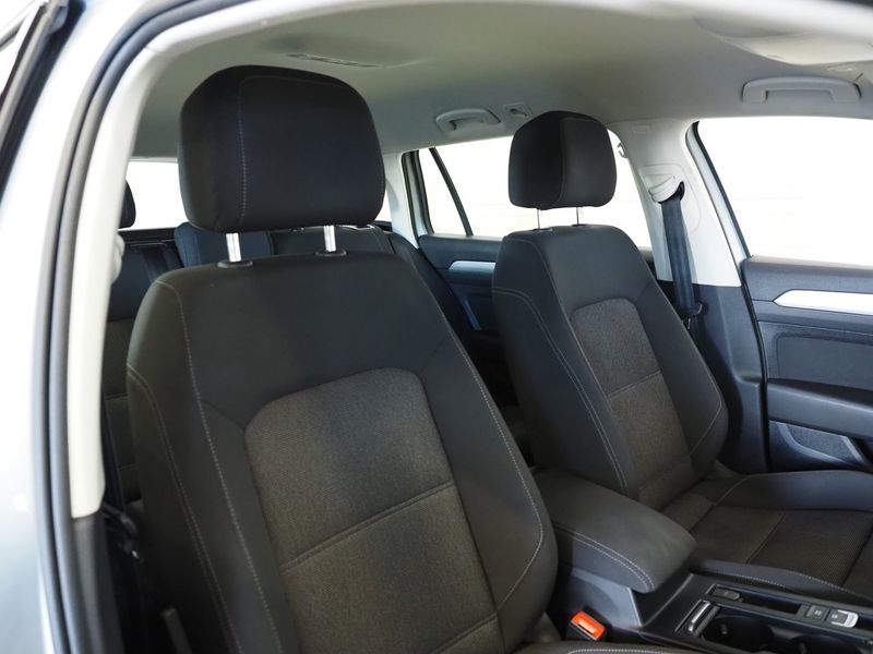 Volkswagen Passat bild 13