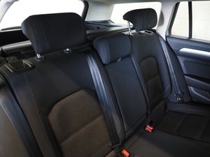 Volkswagen Passat bild 14