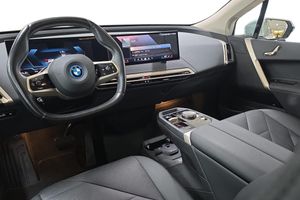 BMW iX bild 2