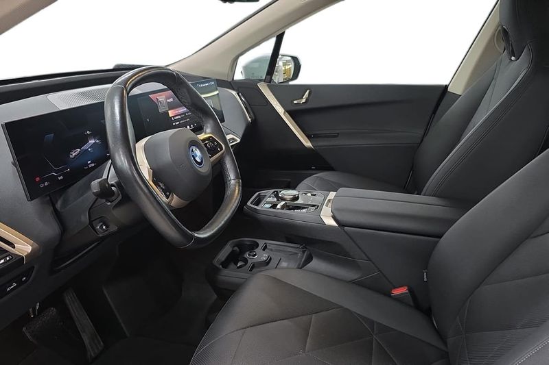 BMW iX bild 6