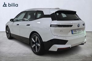BMW iX bild 12
