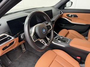 BMW 330 bild 2