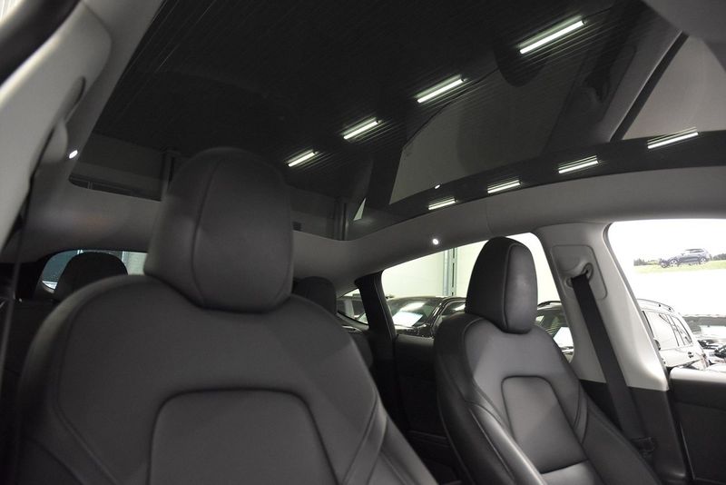 Tesla Model Y bild 13