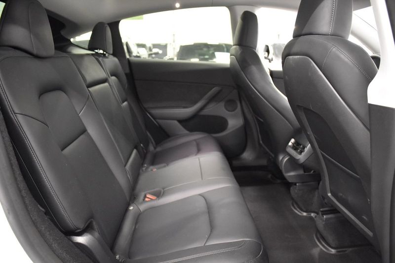 Tesla Model Y bild 14