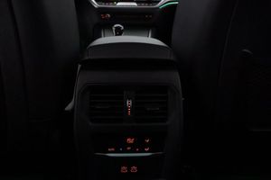 BMW 330 bild 16