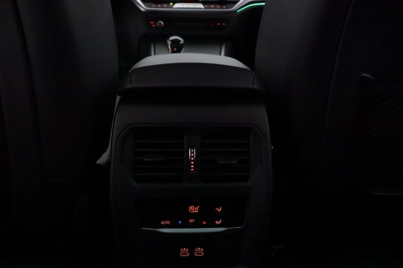 BMW 330 bild 16