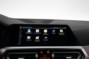 BMW 330 bild 18
