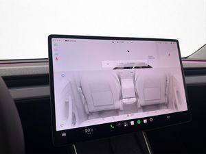 Tesla Model Y bild 21