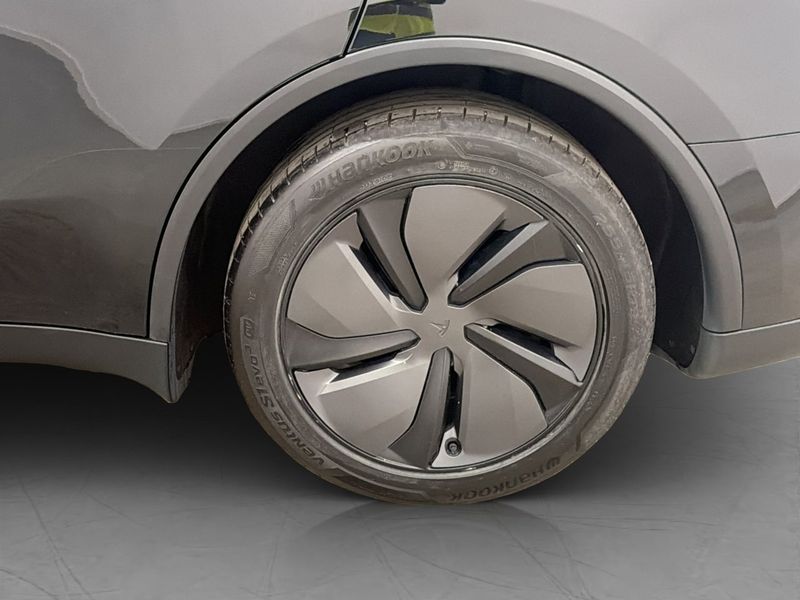 Tesla Model Y bild 27