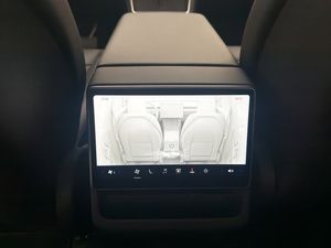 Tesla Model Y bild 14