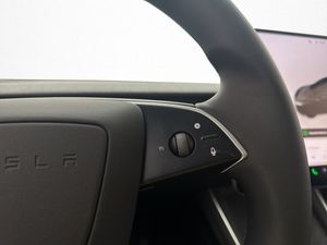 Tesla Model Y bild 19