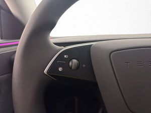Tesla Model Y bild 18