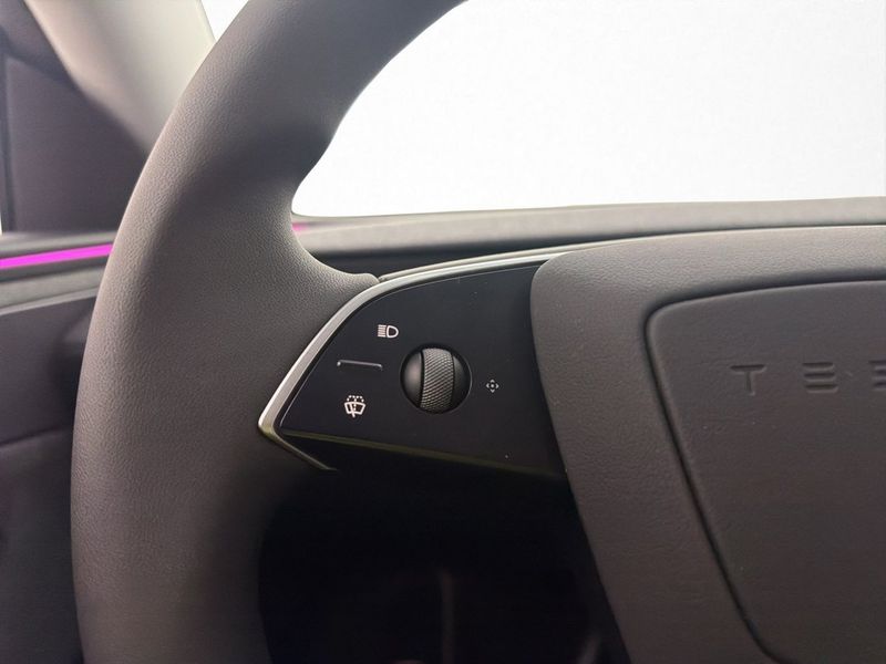 Tesla Model Y bild 18