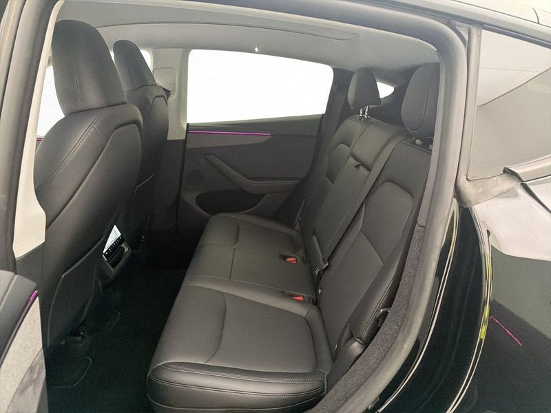 Tesla Model Y bild 17