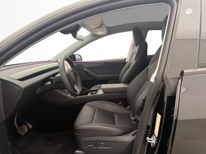 Tesla Model Y bild 12