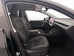 Tesla Model Y bild 10