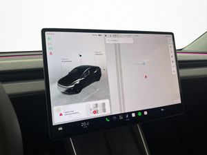 Tesla Model Y bild 15