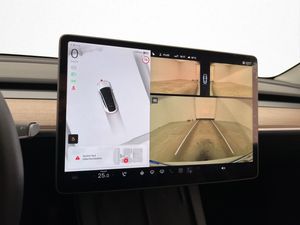 Tesla Model Y bild 17