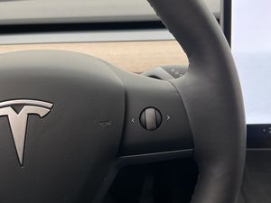 Tesla Model Y bild 27