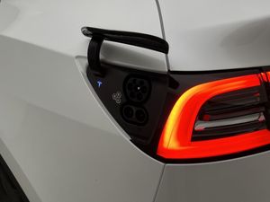 Tesla Model Y bild 9