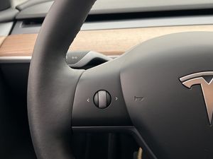 Tesla Model Y bild 26