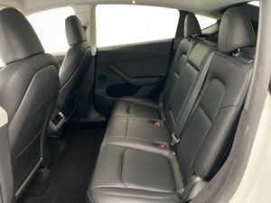 Tesla Model Y bild 18