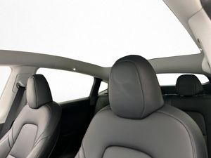 Tesla Model Y bild 15