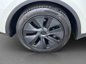 Tesla Model Y bild 32