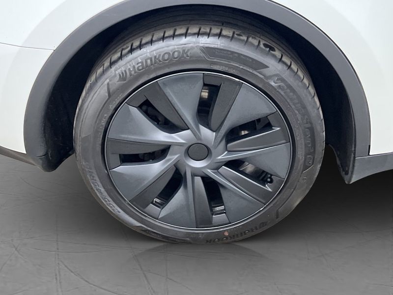Tesla Model Y bild 32