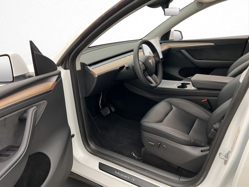 Tesla Model Y bild 14