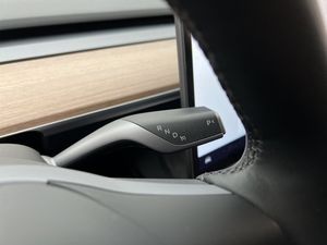 Tesla Model Y bild 28