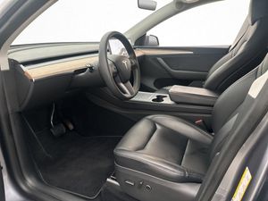 Tesla Model Y bild 13
