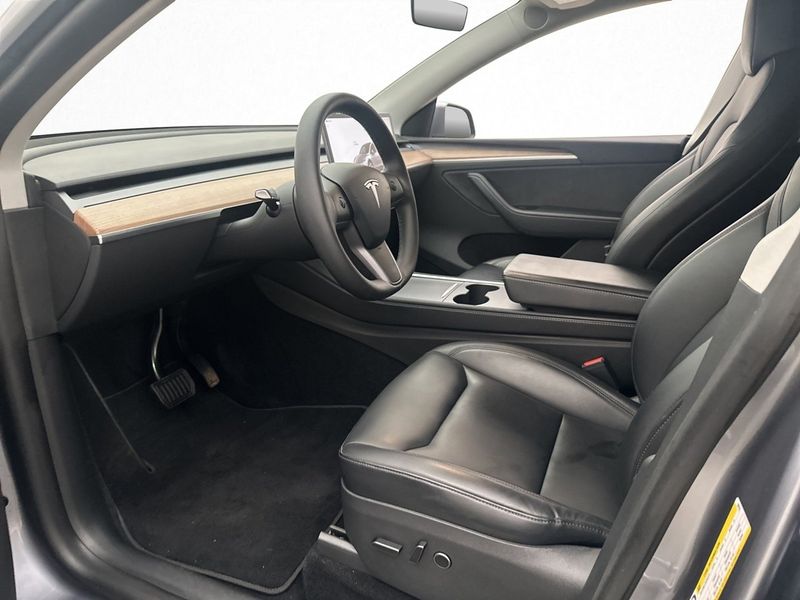 Tesla Model Y bild 13