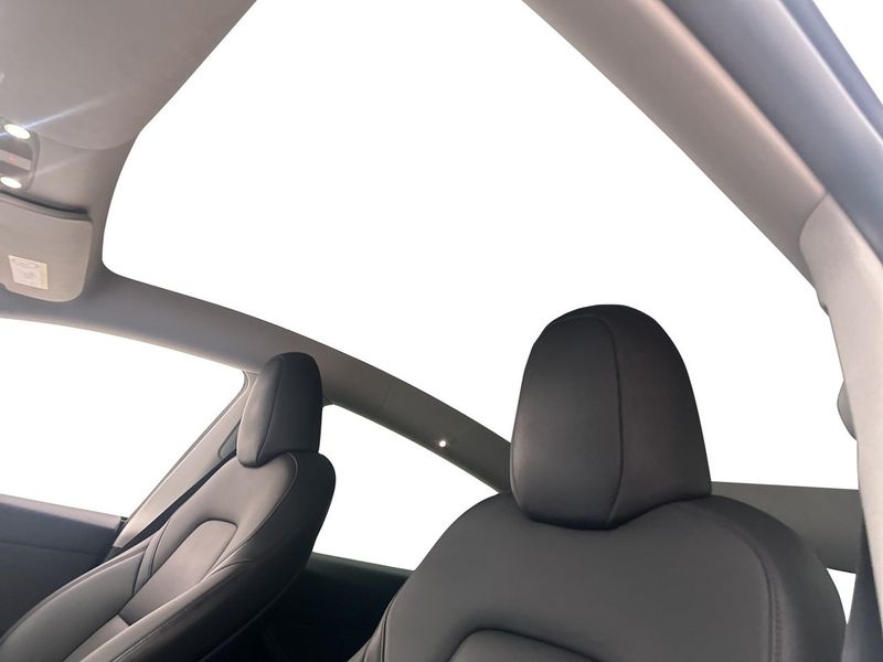 Tesla Model Y bild 14