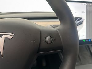 Tesla Model Y bild 19