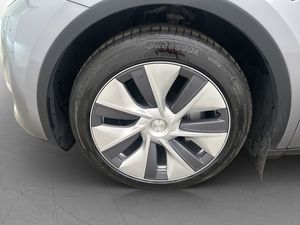 Tesla Model Y bild 25