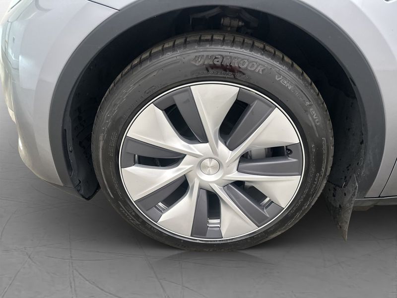 Tesla Model Y bild 25