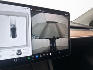 Tesla Model Y bild 16