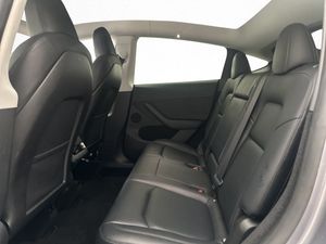 Tesla Model Y bild 17