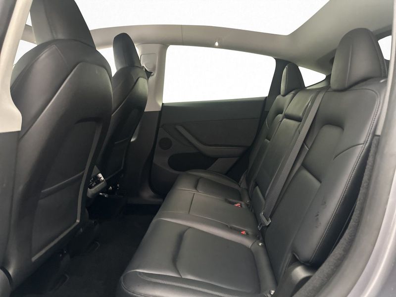 Tesla Model Y bild 17