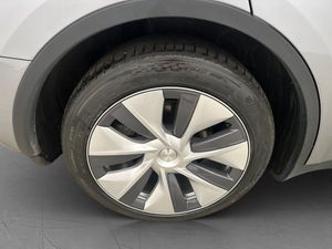 Tesla Model Y bild 27