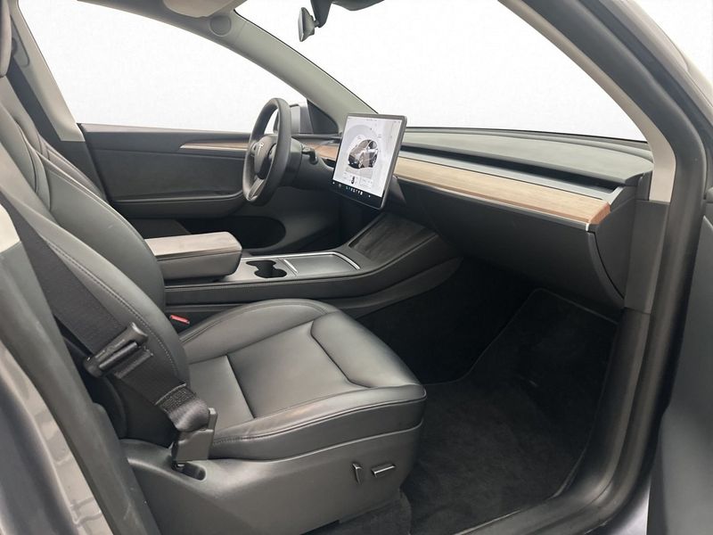 Tesla Model Y bild 12