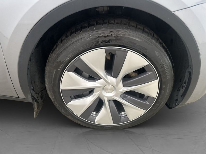 Tesla Model Y bild 28