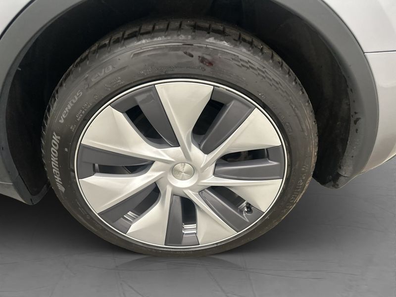 Tesla Model Y bild 26