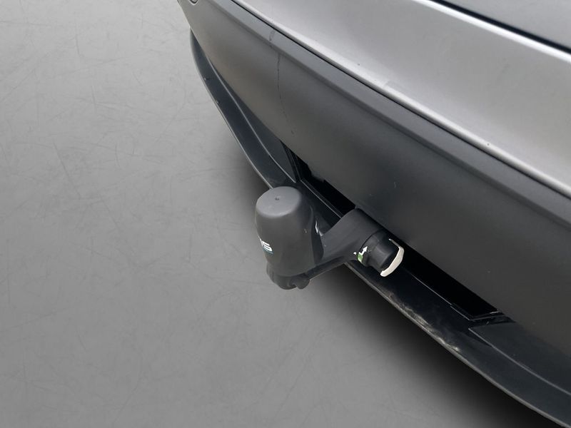 Tesla Model Y bild 9