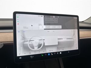 Tesla Model Y bild 21